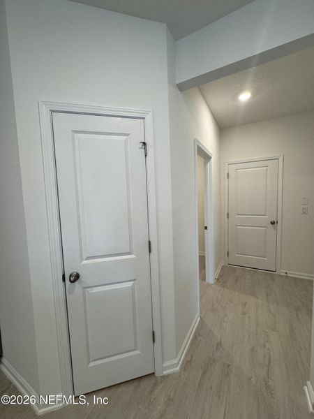 Spacious, unfurnished interior of a new home in Hyland Trail, Green Cove Springs (Image 32).