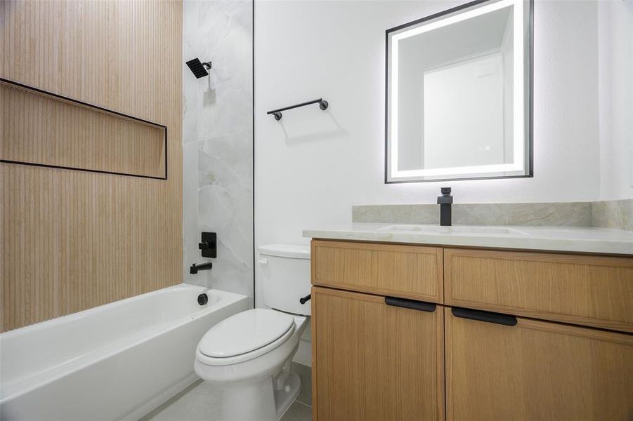 Furnished interior view inside a new home in , Dallas (Image 9).