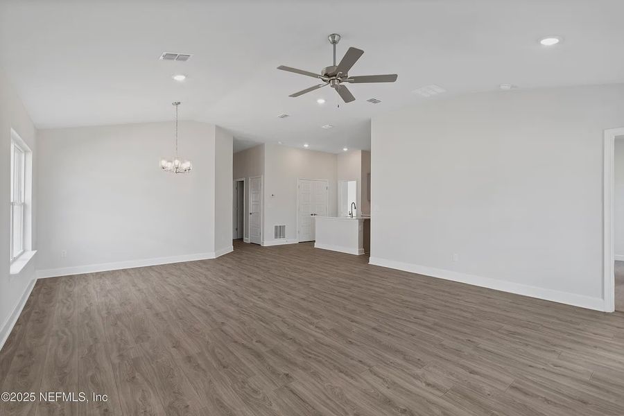 Spacious, unfurnished interior of a new home in Shadow Crest at Rolling Hills, Green Cove Springs (Image 16).