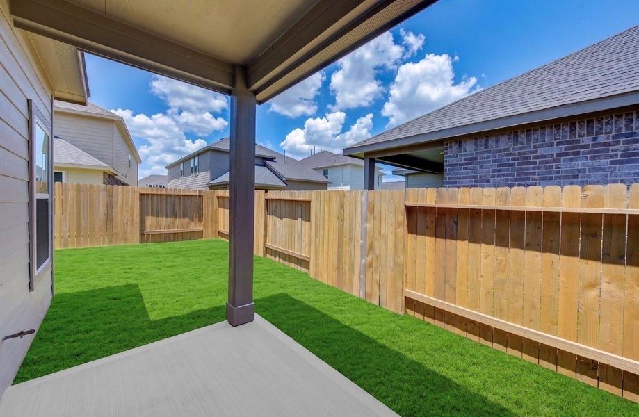 Exterior details and patio area of a home in Rosehill Meadow, Tomball (Image 3).