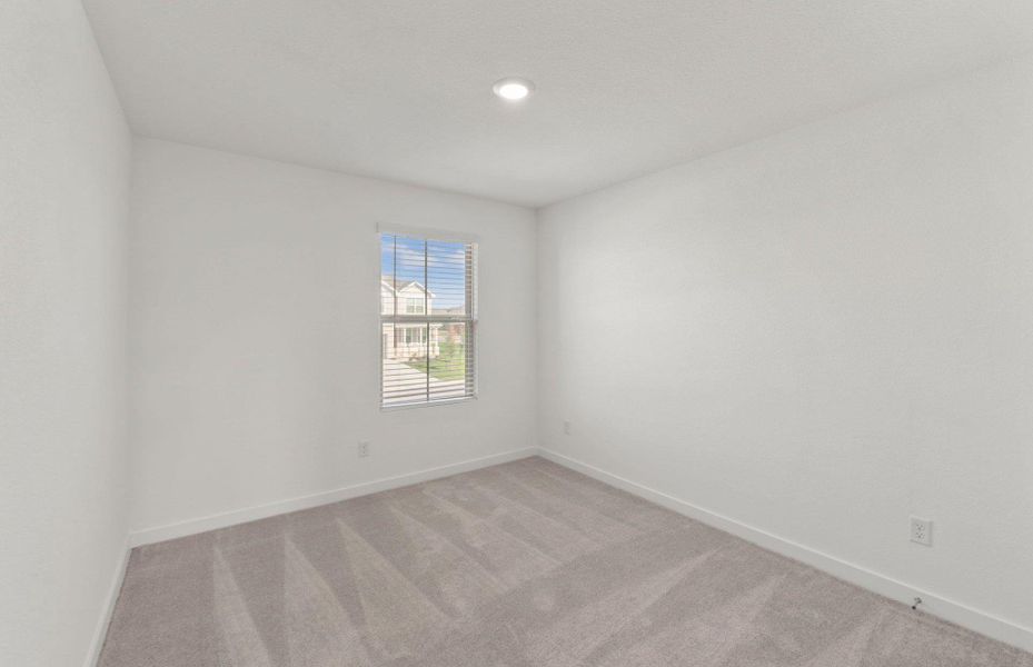 Spacious, unfurnished interior of a new home in Sunfield, Buda (Image 20).