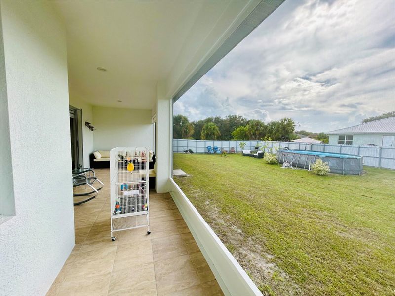 Exterior details and patio area of a home in , Labelle (Image 2).
