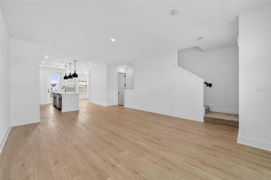 Spacious, unfurnished interior of a new home in , Winter Garden (Image 22).