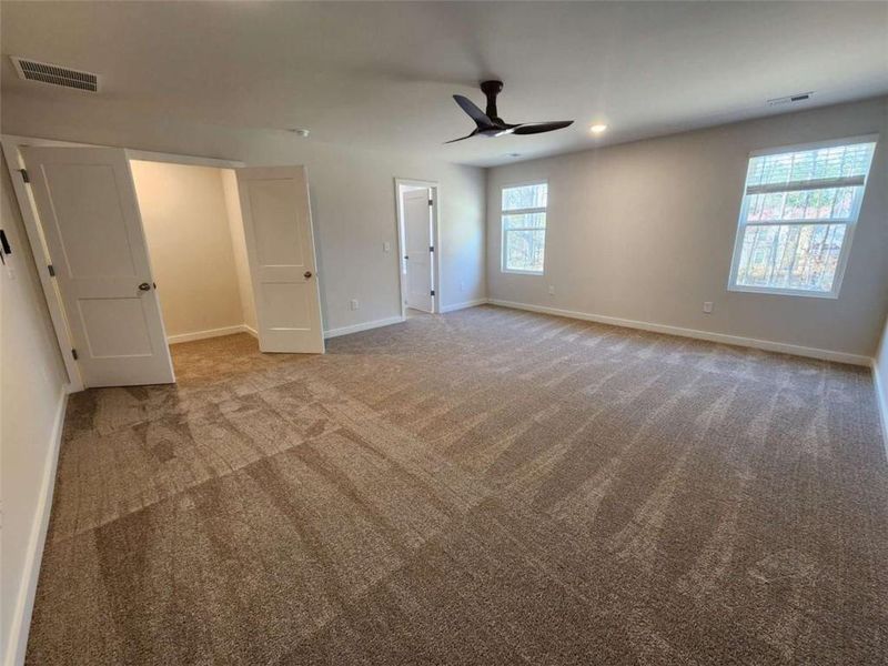 Spacious, unfurnished interior of a new home in Southern Hills, McDonough (Image 34).