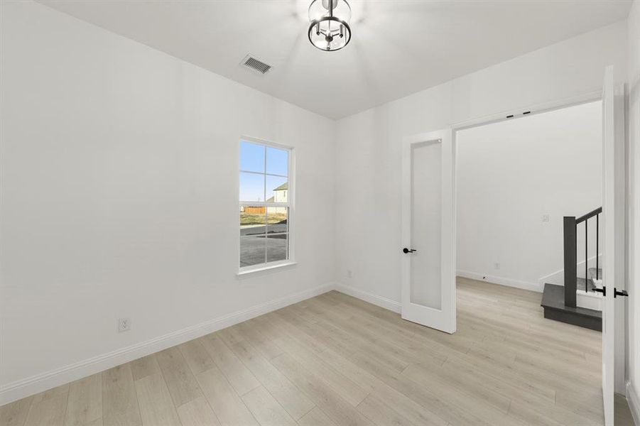 04. 2105 Clairmount - Study