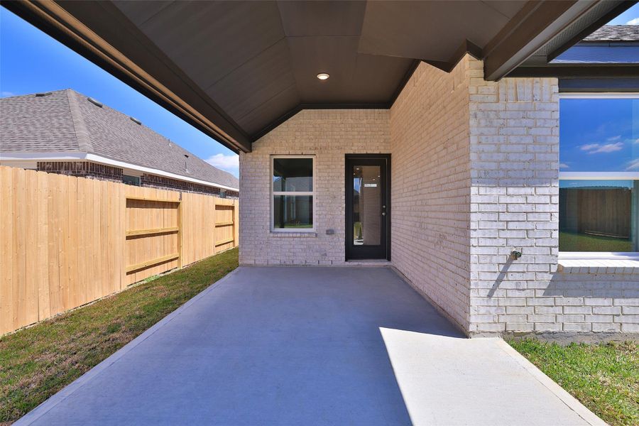 Exterior details and patio area of a home in River Ranch, Dayton (Image 4).