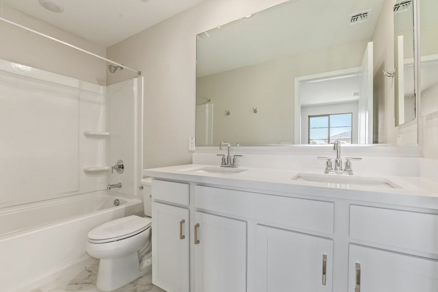 Furnished interior view inside a new home in Rialta, Mesa (Image 8).
