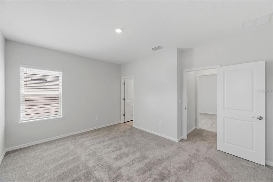 Spacious, unfurnished interior of a new home in Hammock at Two Rivers, Zephyrhills (Image 75).