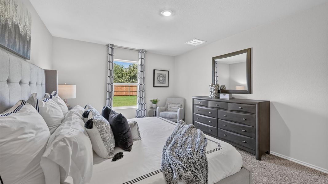 Representative furnished interior of a home built from the Callahan by D.R. Horton in Sunnycreek, Crowley (Image 22).