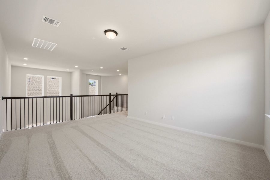 Spacious, unfurnished interior of a new home in Heritage, Dripping Springs (Image 31).