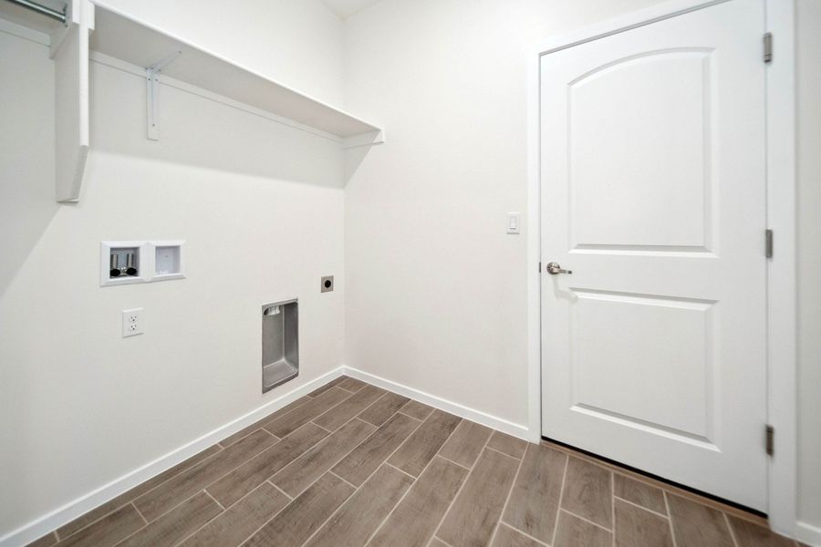 Representative unfurnished interior of a home built from the Valencia by Hakes Brothers in Summer Sky North, El Paso (Image 22).