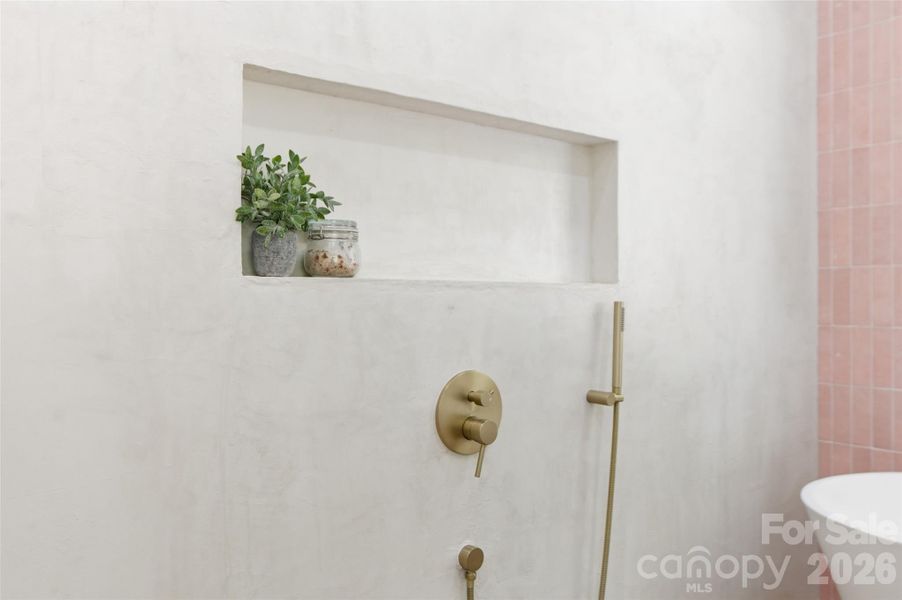 Customizable Primary Bathroom