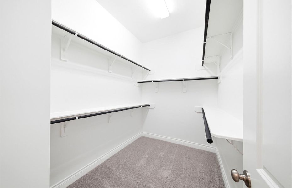 Spacious, unfurnished interior of a new home in Artavia 70′, Conroe (Image 41).