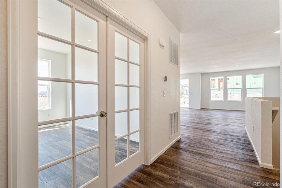 Image 31 of a home in Turnberry.