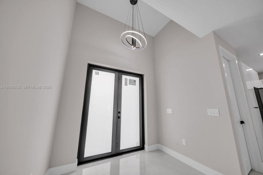 Spacious, unfurnished interior of a new home in , Lehigh Acres (Image 31).