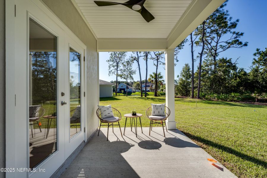 Exterior details and patio area of a home in , Jacksonville (Image 1).