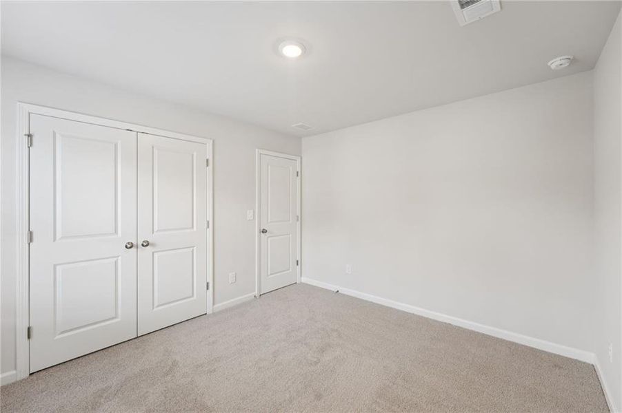 Spacious, unfurnished interior of a new home in Westmont Preserve, Powder Springs (Image 23).