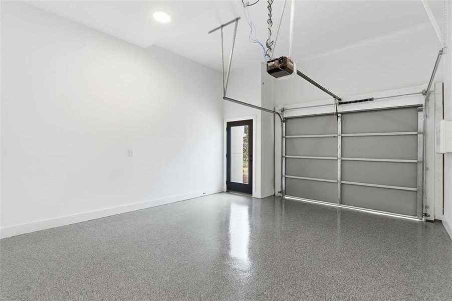 Spacious, unfurnished interior of a new home in , Atlanta (Image 20).