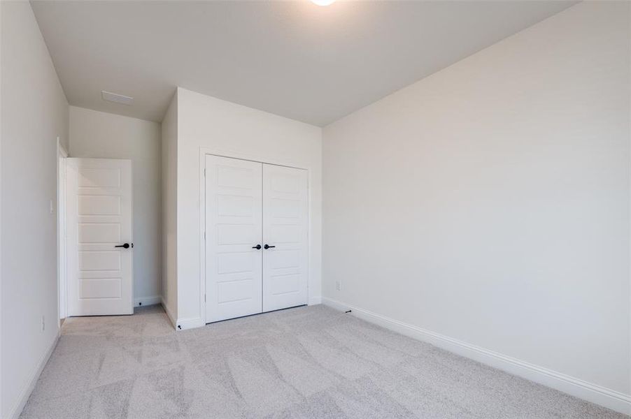 Spacious, unfurnished interior of a new home in Sierra Vista at Kelly Ranch, Aledo (Image 13).