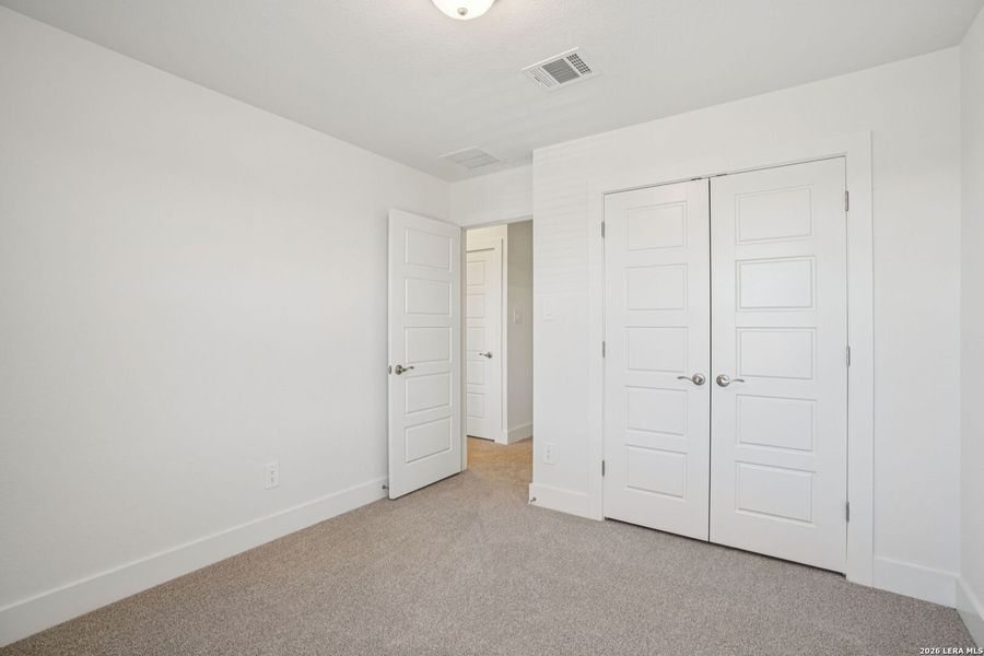 Spacious, unfurnished interior of a new home in Carmel Ranch, Schertz (Image 32).