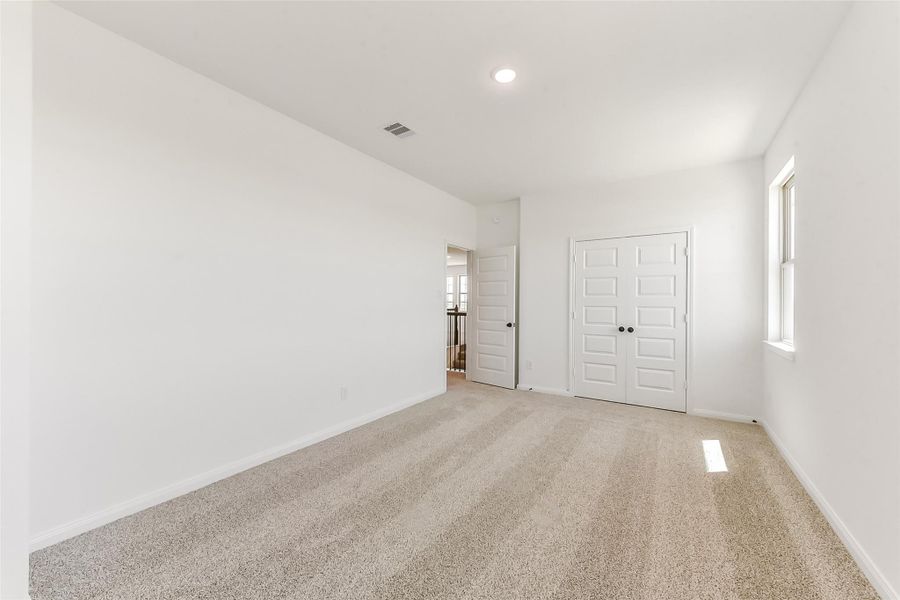 Spacious, unfurnished interior of a new home in River Ranch Meadows, Dayton (Image 30).