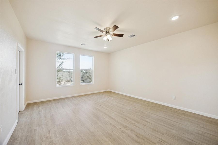 Spacious, unfurnished interior of a new home in , Montgomery (Image 14).