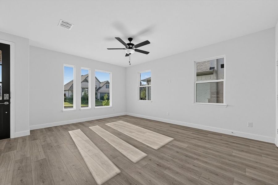 Spacious, unfurnished interior of a new home in North Sky Celina, Celina (Image 11). Spacious, unfurnished interior of a new home in North Sky Celina, Celina (Image 11).