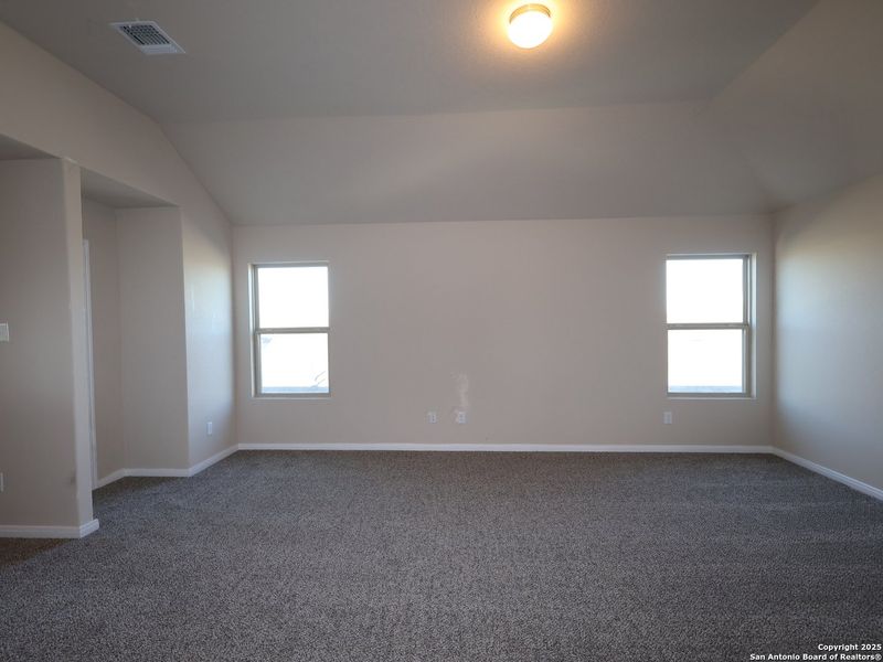 Spacious, unfurnished interior of a new home in Winding Brook, San Antonio (Image 24). Spacious, unfurnished interior of a new home in Winding Brook, San Antonio (Image 24).
