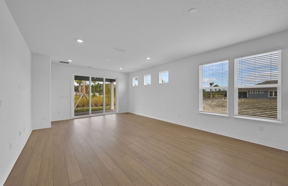 Spacious, unfurnished interior of a new home in Del Webb Wildlight, Yulee (Image 13).