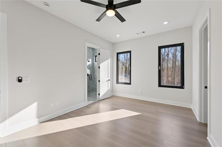 Spacious, unfurnished interior of a new home in , Auburn (Image 67).