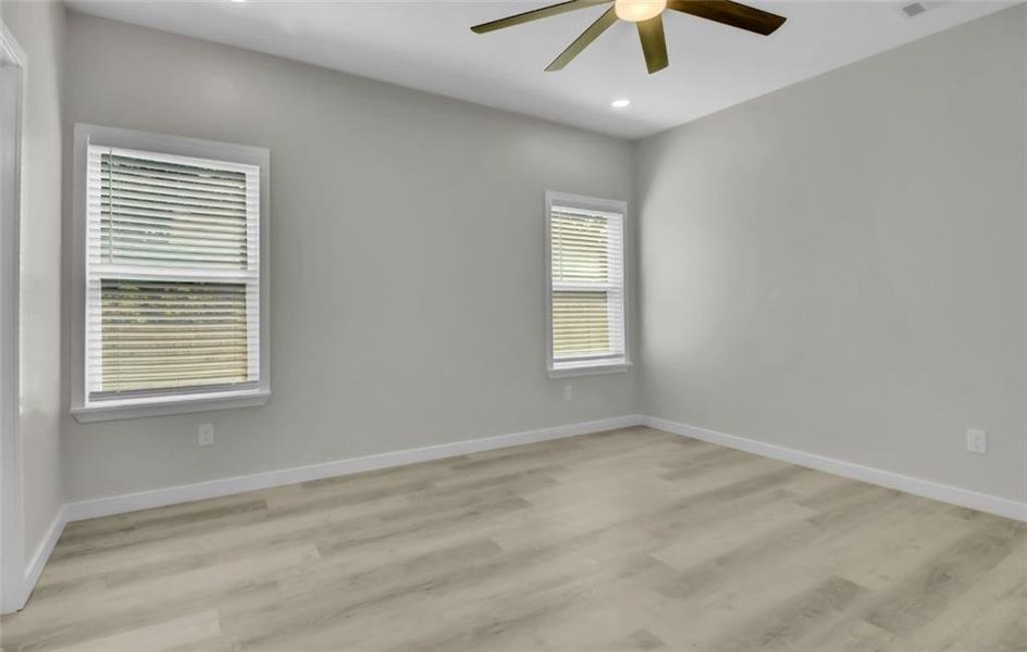 Spacious, unfurnished interior of a new home in , Stockbridge (Image 15).