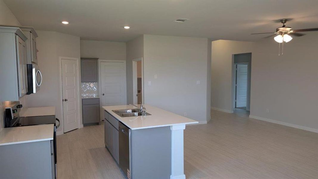 Furnished interior view inside a new home in Lankford Farms, Cleburne (Image 7).