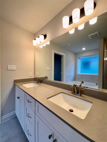 Furnished interior view inside a new home in Grand Oaks Reserve, Cleveland (Image 6). Furnished interior view inside a new home in Grand Oaks Reserve, Cleveland (Image 6).