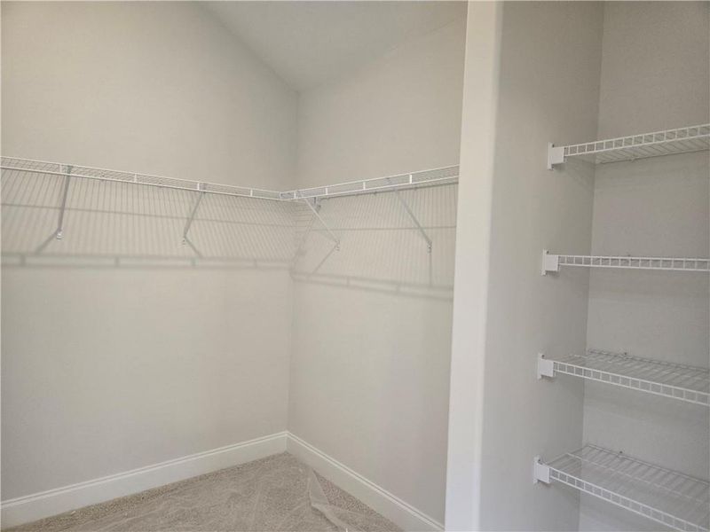 Spacious, unfurnished interior of a new home in Madeira, Acworth (Image 14).