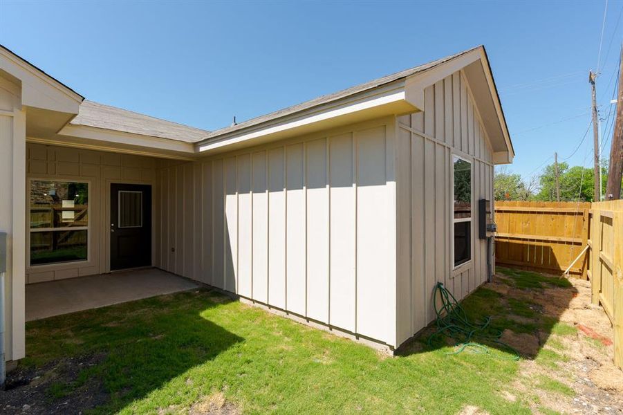 Exterior details and patio area of a home in , Copperas Cove (Image 3).