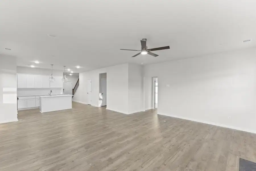 Representative unfurnished interior of a home built from the Nile by Veranda Homes in Heritage Bay, Sumter (Image 15).