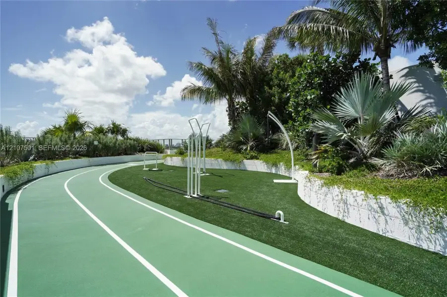 Community amenities in , Miami (Image 59).
