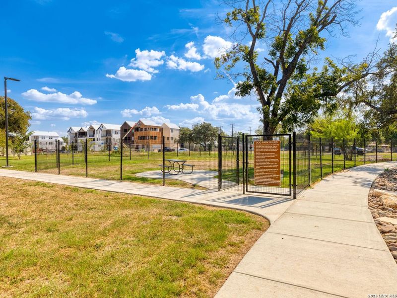 Community amenities in , San Antonio (Image 29).