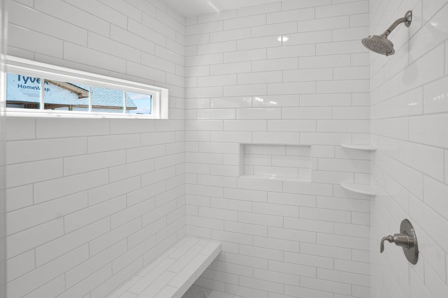 Representative interior finishes for a home built from the Claremont by Bill Clark Homes in Sidbury Landing, Wilmington (Image 18).