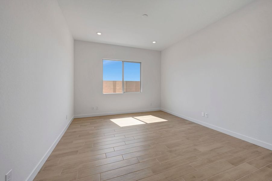 Spacious, unfurnished interior of a new home in Soleo, San Tan Valley (Image 37).