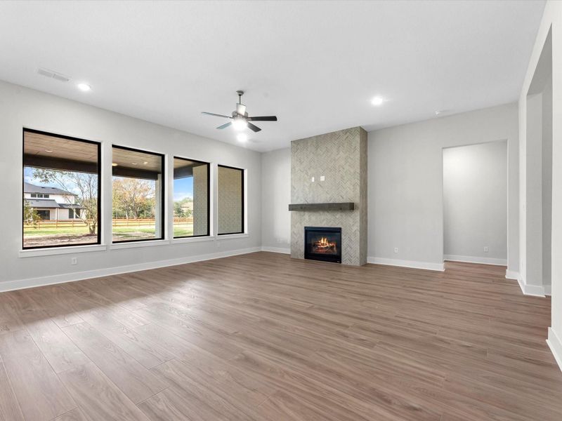 Spacious, unfurnished interior of a new home in , Fulshear (Image 17).