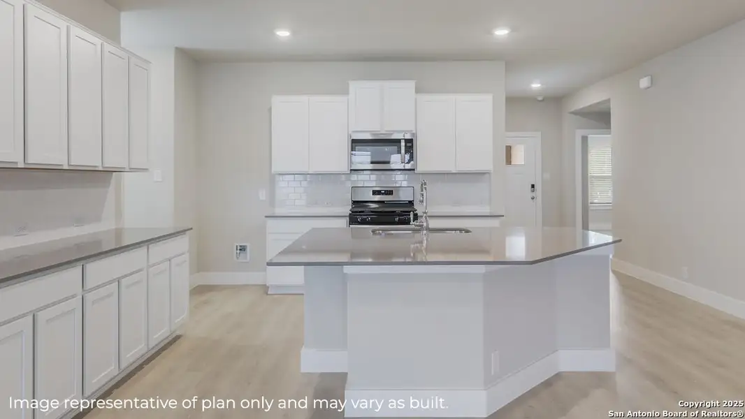 Furnished interior view inside a new home in Brookstone Creek, San Antonio (Image 8). Furnished interior view inside a new home in Brookstone Creek, San Antonio (Image 8).