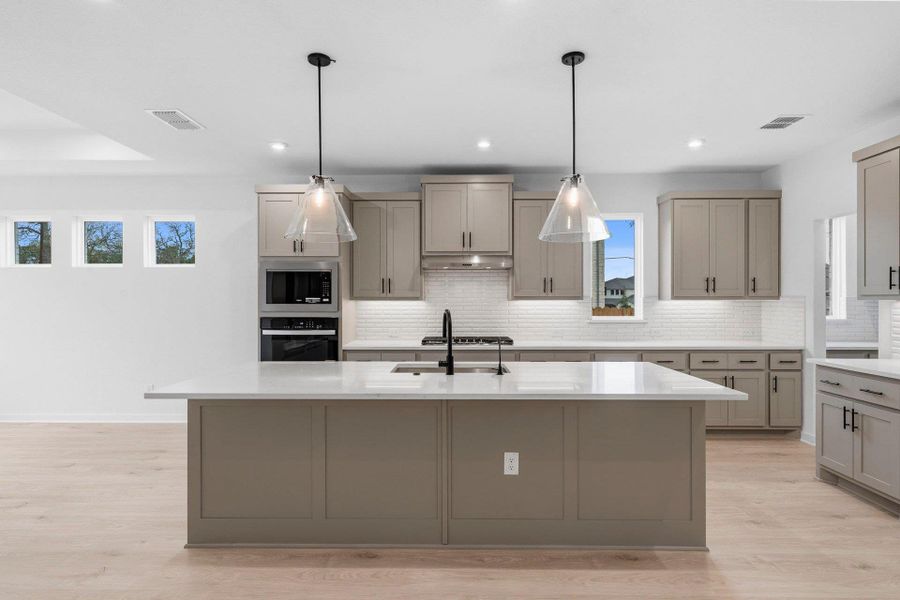 Gorgeous Open Concept Kitchen