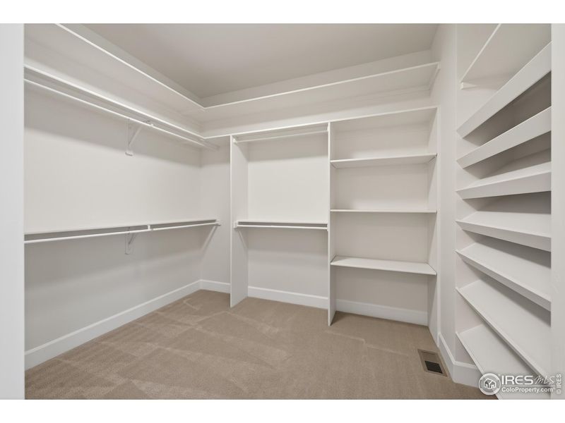 Spacious, unfurnished interior of a new home in , Severance (Image 23).