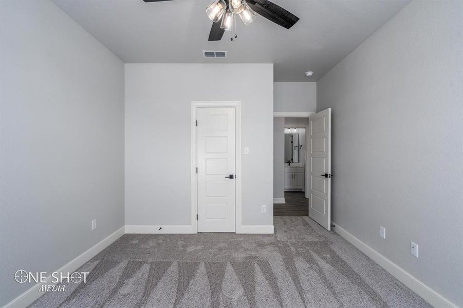 Spacious, unfurnished interior of a new home in , Abilene (Image 20).