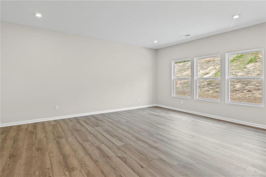 Spacious, unfurnished interior of a new home in Sage Woods, Dallas (Image 34). Spacious, unfurnished interior of a new home in Sage Woods, Dallas (Image 34).