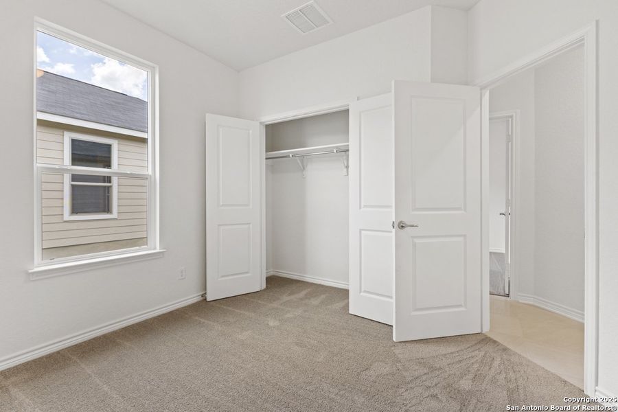 Image 27 of a home in Woodside Farms.