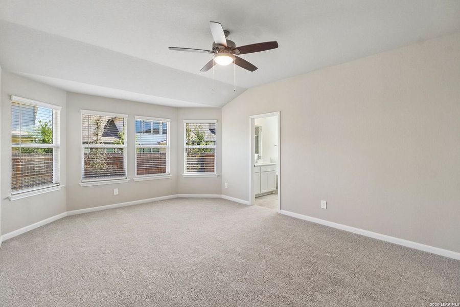 Spacious, unfurnished interior of a new home in Estancia Ranch - Premier Series, San Antonio (Image 34).