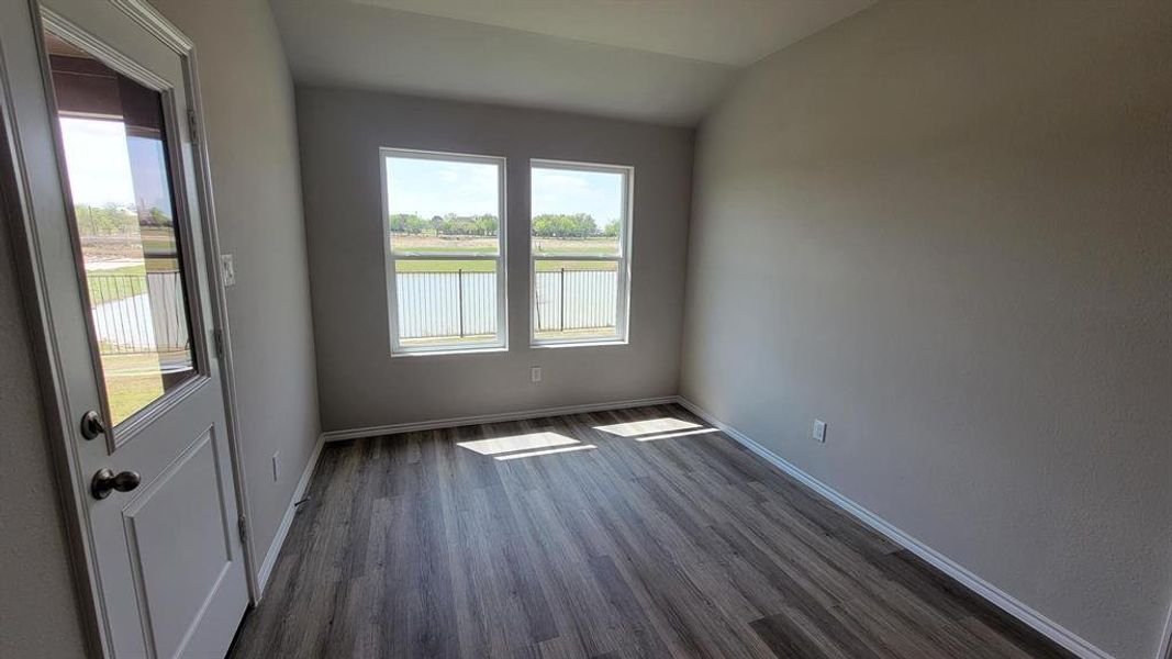 Spacious, unfurnished interior of a new home in Longhorn Estates, Fort Worth (Image 9).