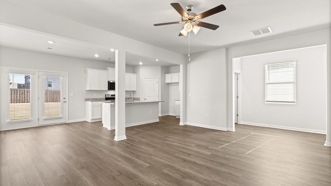Spacious, unfurnished interior of a new home in The Abbey at Trolley Run Station, Aiken (Image 15).